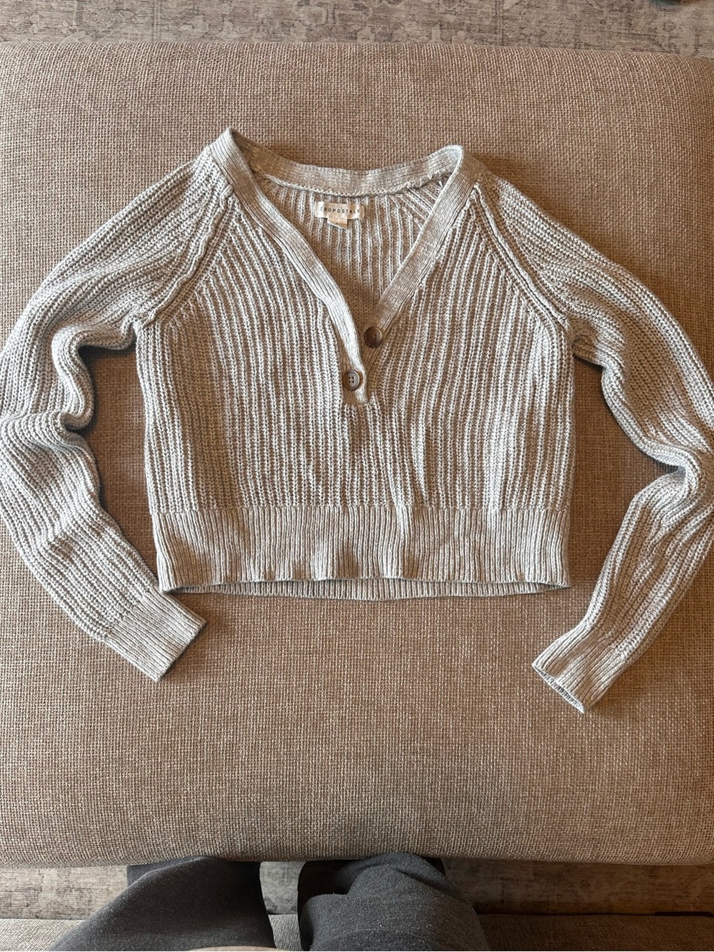 Aeropostale Light Gray Ribbed V-Neck Button-Front Cropped Sweater